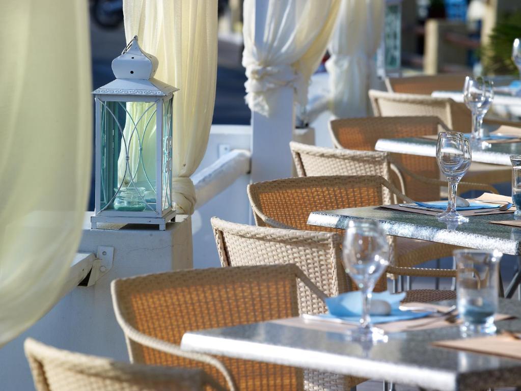 Blue Harmony Hotel Kini Exteriér fotografie